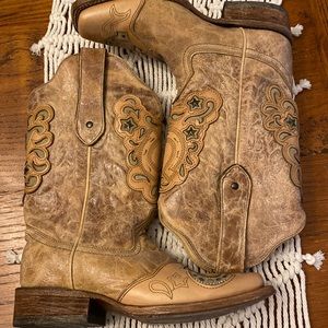 Corral boots
